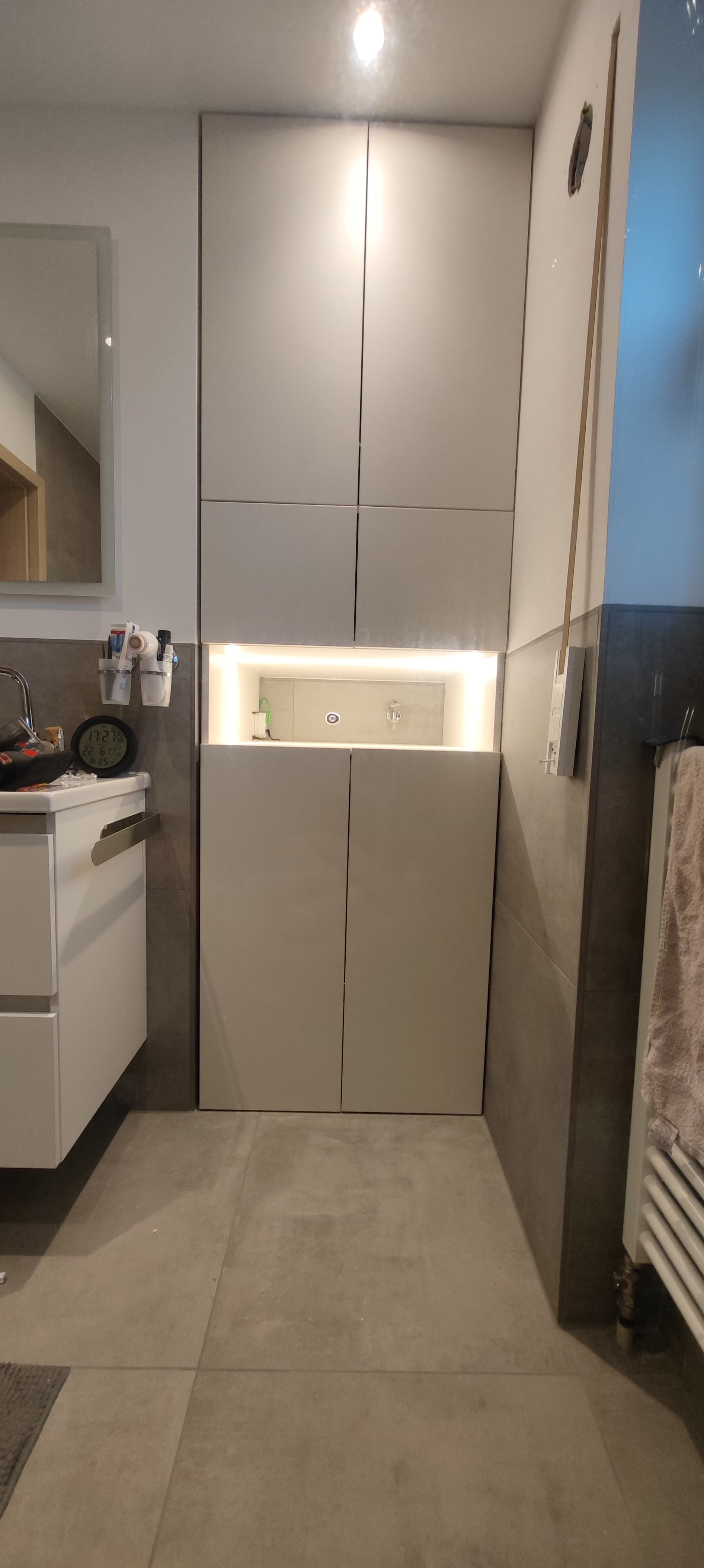 Nieschenschrank Beleuchtung